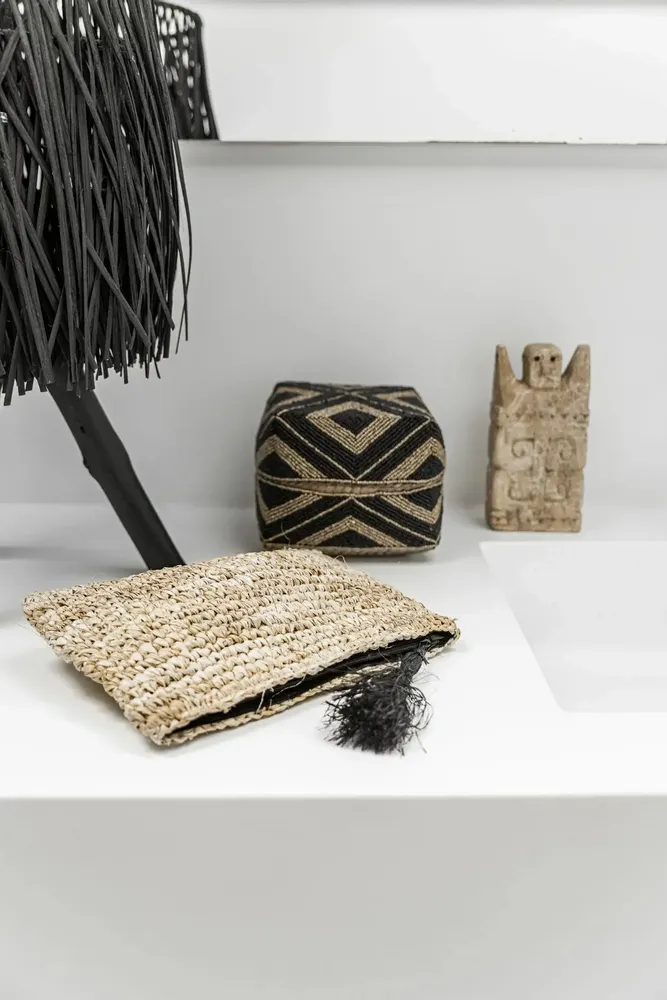 Pochettes - La Pochette Raffia - Noir Naturel - L - BAZAR BIZAR LIVING