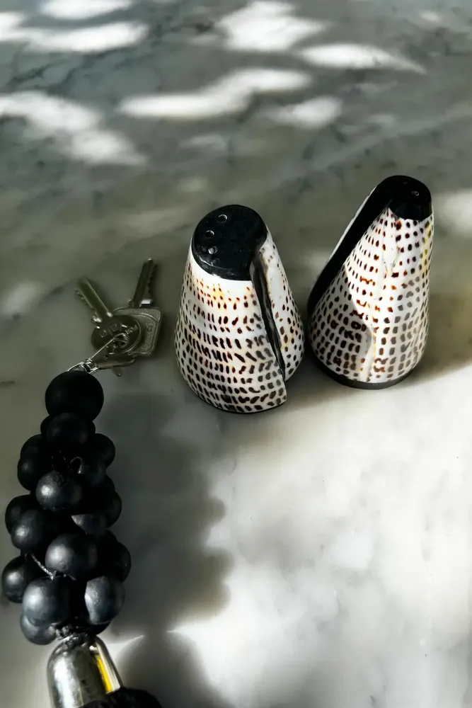 Decorative objects - The Wooden Beads Keychain - Black - BAZAR BIZAR LIVING