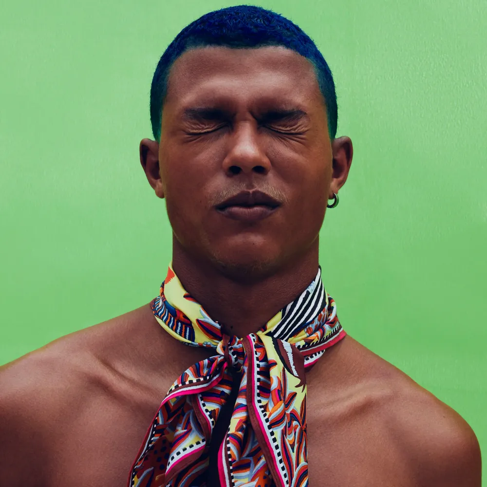 Foulards et écharpes - L' édition Étoles - INOUI EDITIONS