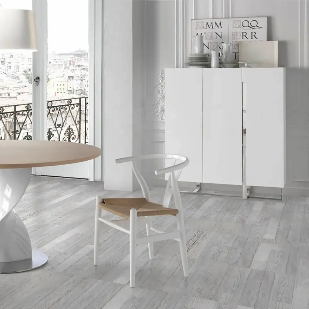 Buffets - Buffet blanc avec pieds en acier - ANGEL CERDÁ