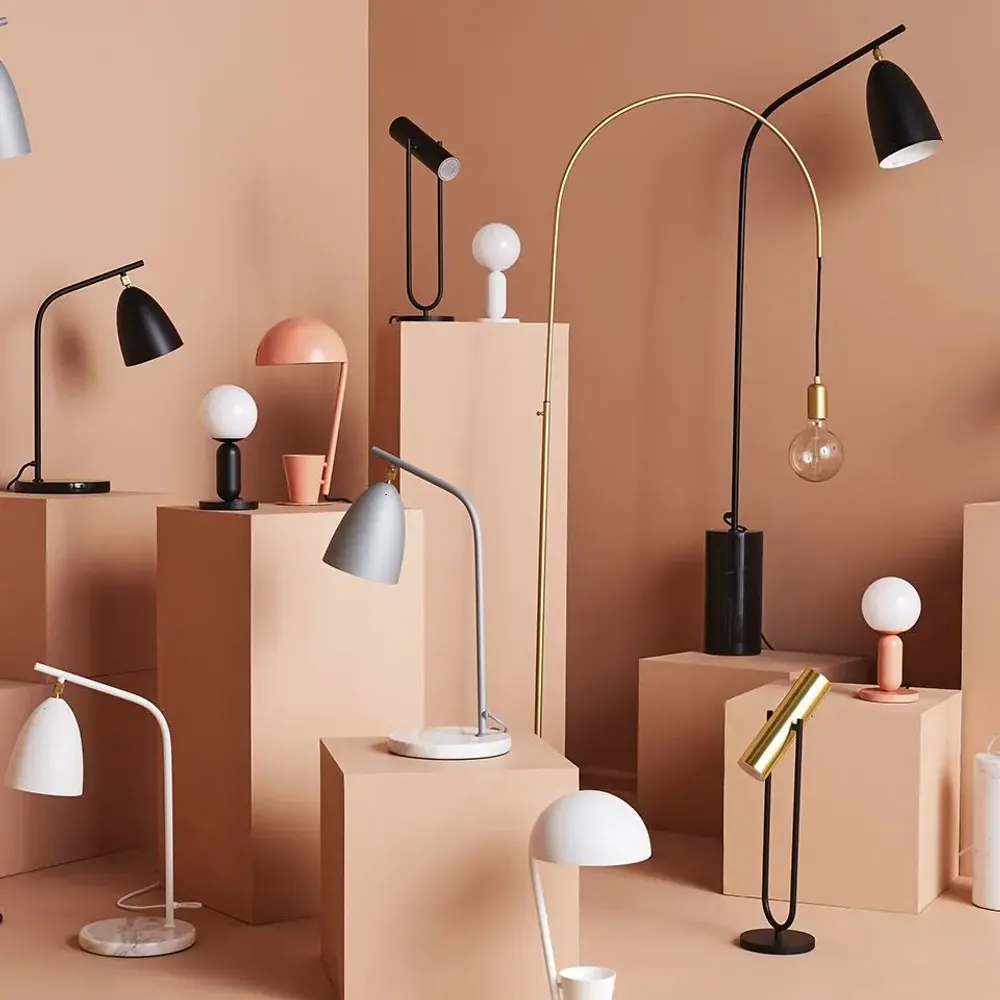 Floor lamps - Marble and white steel floor lamp - ANGEL CERDÁ