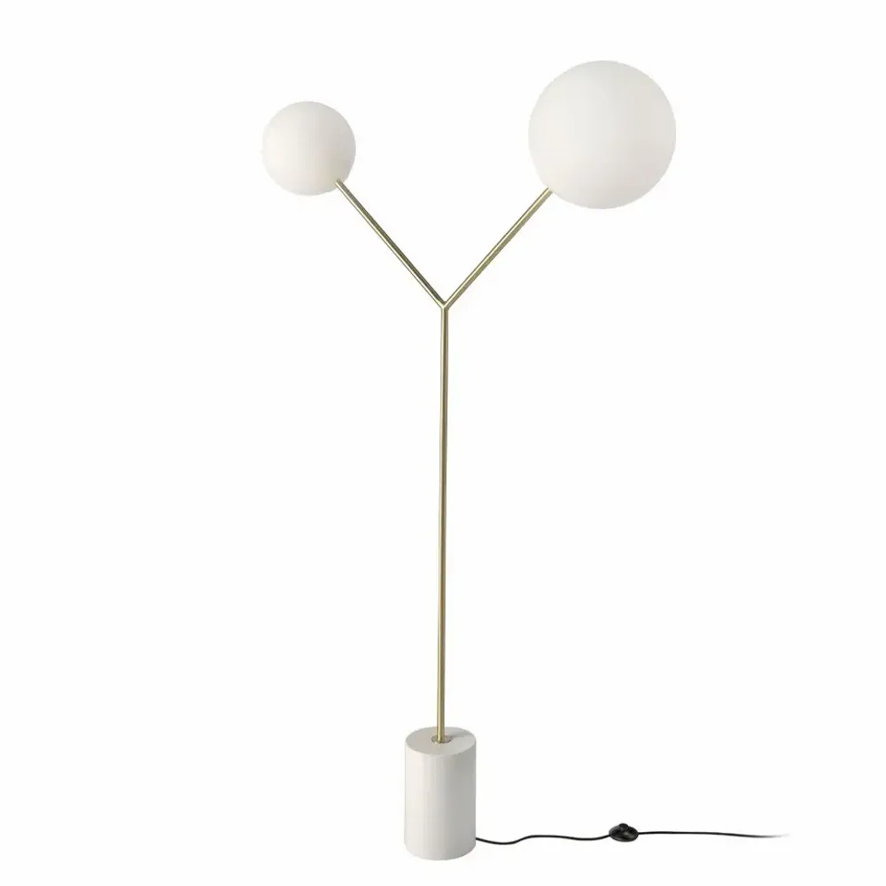 Lampadaires - Lampadaire en marbre blanc, acier doré et verre blanc - ANGEL CERDÁ