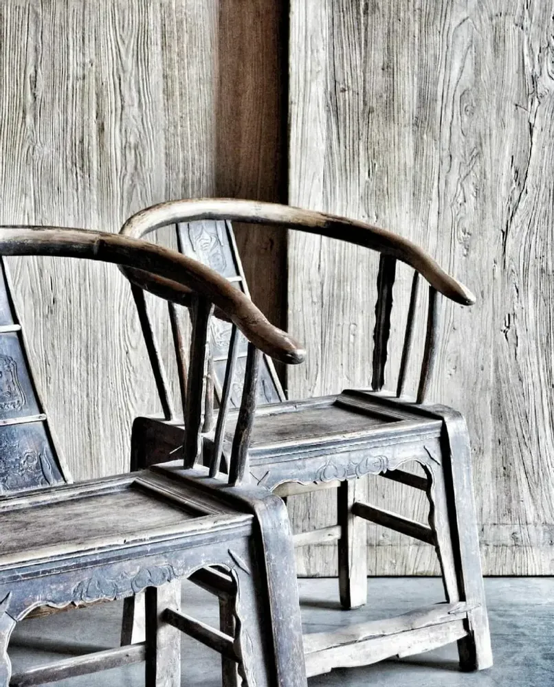 Chairs - Unique pair of old Chinese horseshoe chairs - PAGODA INTERNATIONAL