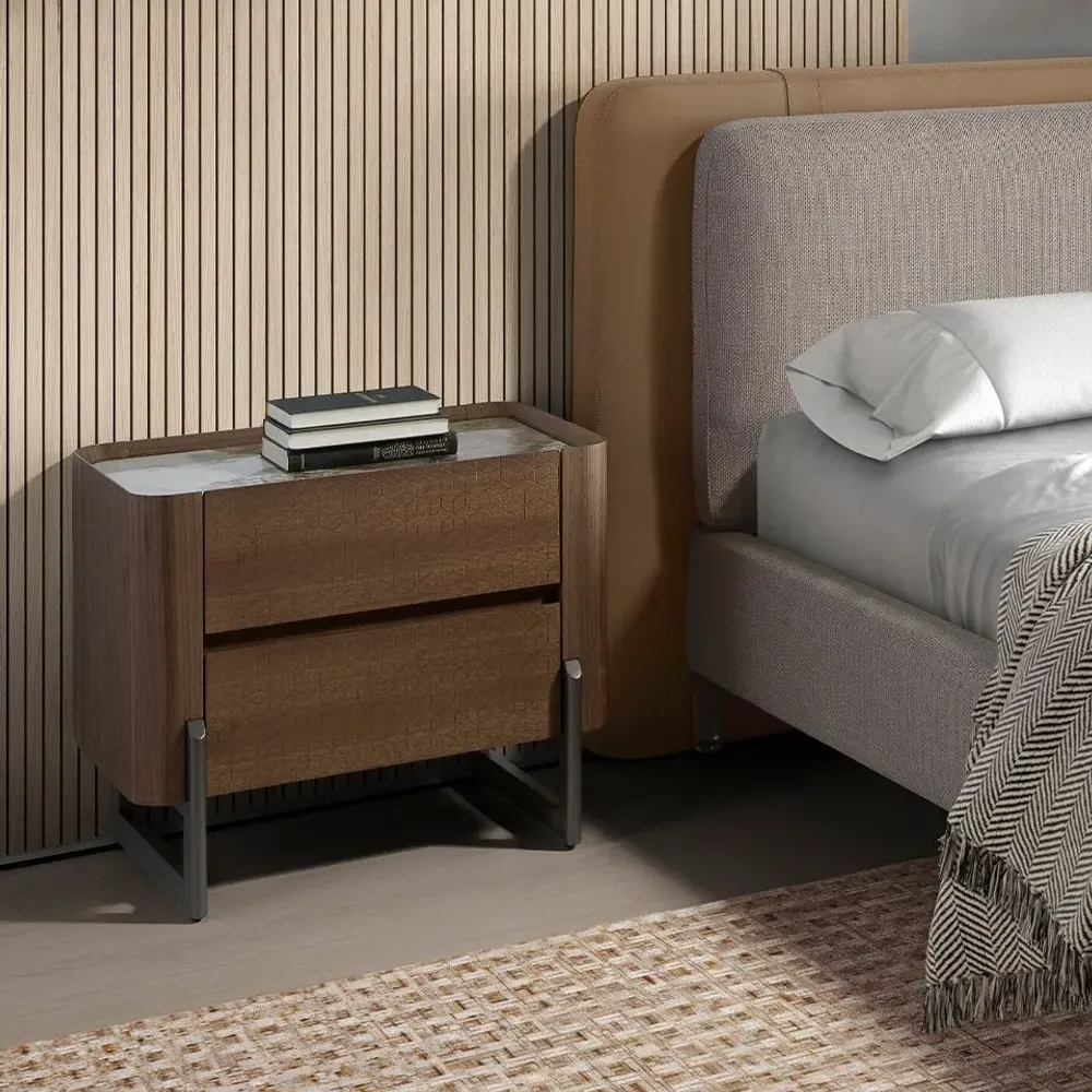 Tables de nuit - Table de chevet en noyer et acier métallisé foncé avec plateau en marbre de porcelaine - ANGEL CERDÁ