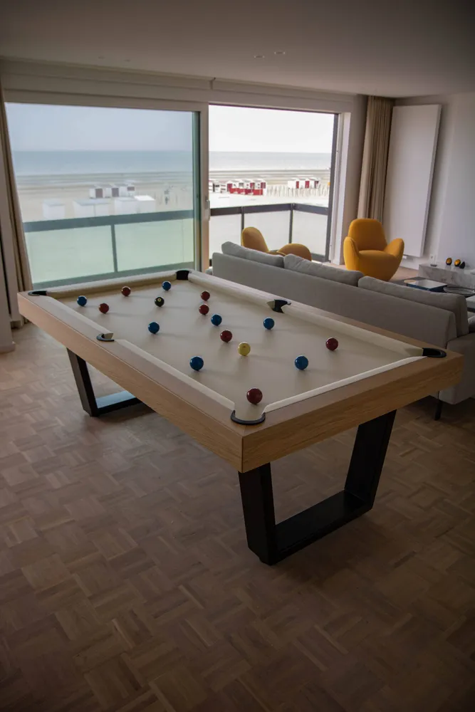 Decorative objects - Iron pool table. - BILLARDS ET BABY-FOOT TOULET