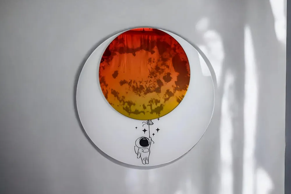 Mirrors - Cosmic reflection, decorative round mirror - NARCIS