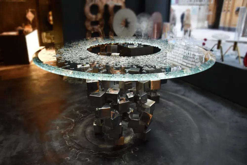 Art glass - WhyNot! table, glass, stainless steel - NARCIS