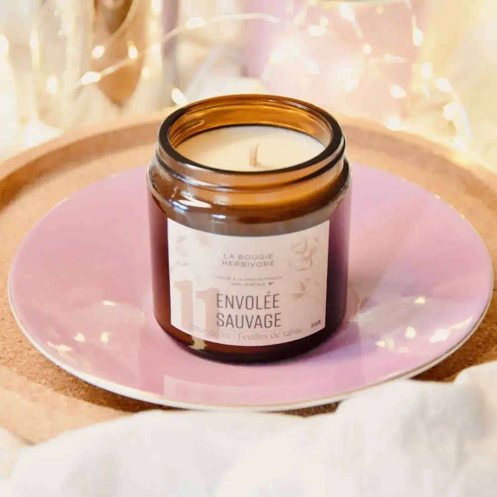Decorative objects - Candle No. 11:400g ENVOLEE SAUVAGE - Linseed Flower + Tobacco Leaves - LA BOUGIE HERBIVORE
