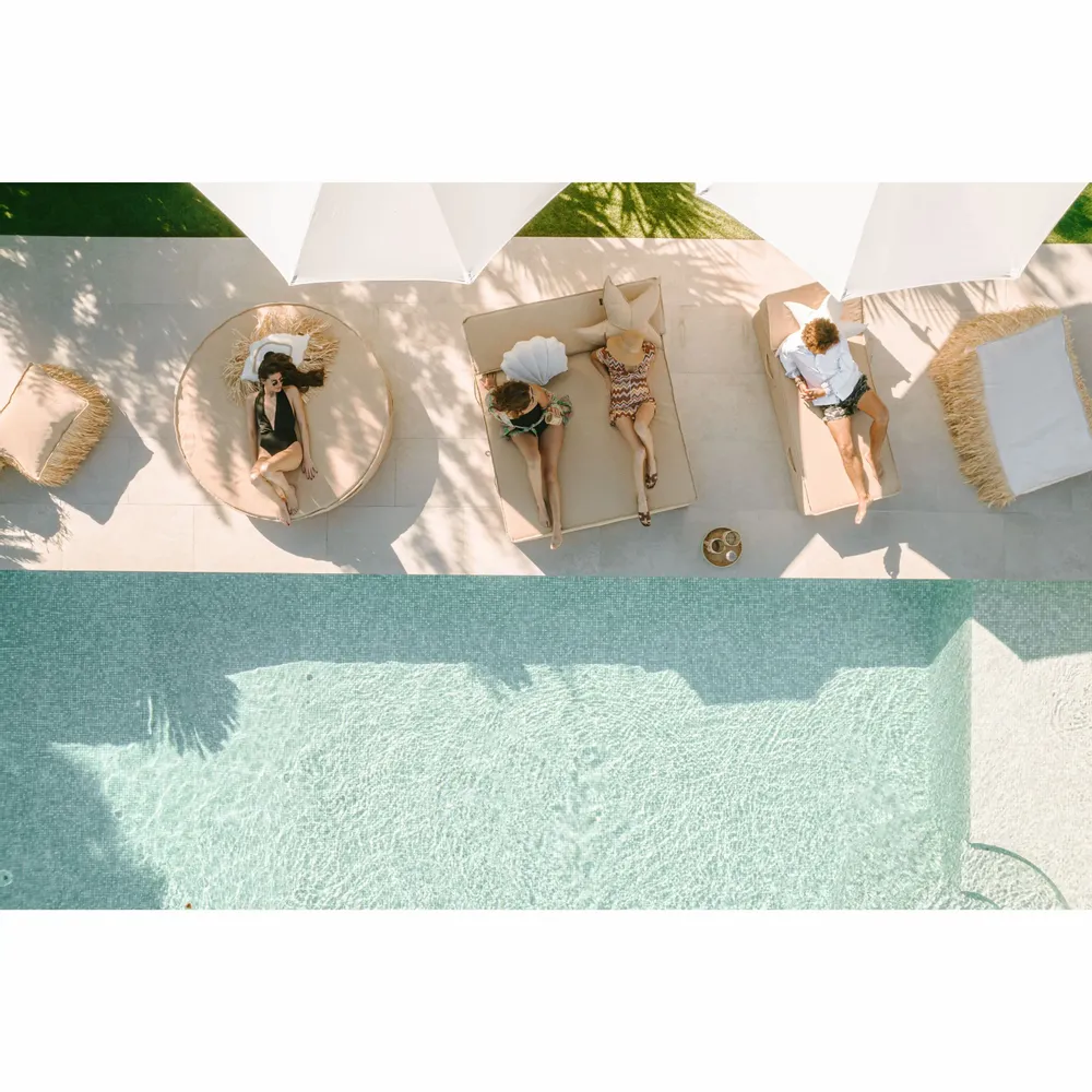 Equipements espace extérieur - Lit bain de soleil extérieur en mousse rond effet raphia - MX HOME