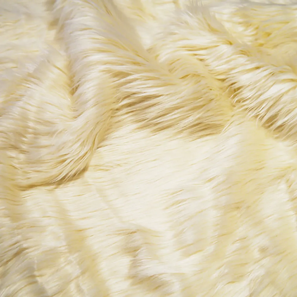 Accessoires de déco extérieure - Coussin brodé en fausse fourrure blanche - MX HOME