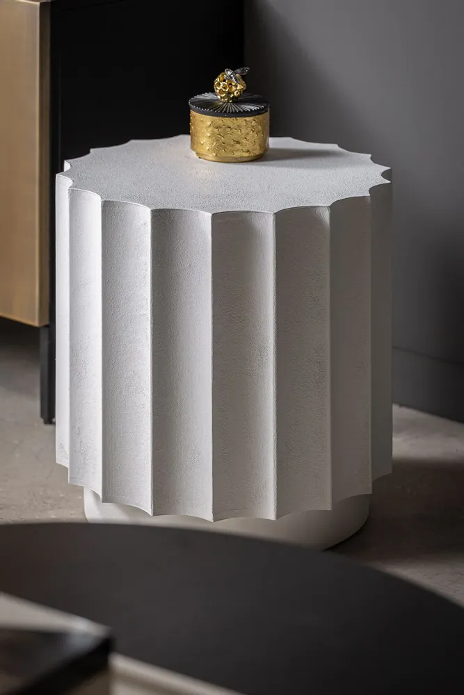 Autres tables  - Table basse en résine blanc usé en 50x50x50 cm - VICAL