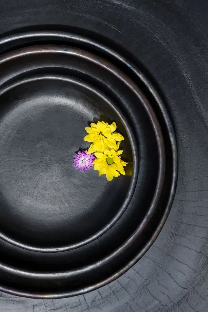 Platter and bowls - The Burned Classic Plate - Black - S - BAZAR BIZAR LIVING