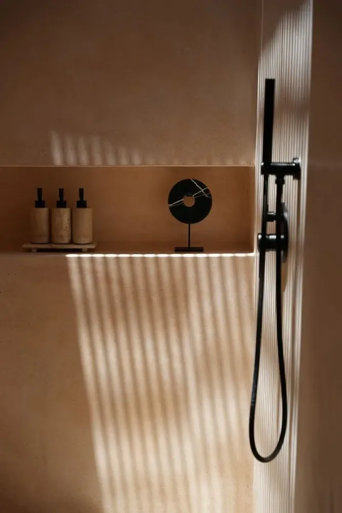 Decorative objects - The Marble Disc on Stand - Black - M - BAZAR BIZAR LIVING