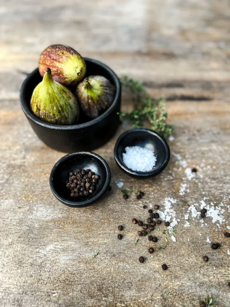 Platter and bowls - The Burned Cylinder Dish - Black - Set of 3 - BAZAR BIZAR LIVING