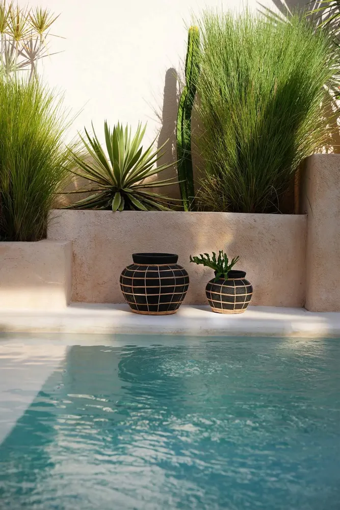 Vases - Le Vase Belly - Noir Naturel - L - BAZAR BIZAR LIVING