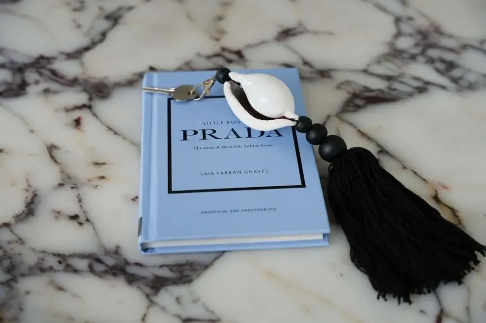 Decorative objects - The Togian Keychain - Black White - BAZAR BIZAR LIVING