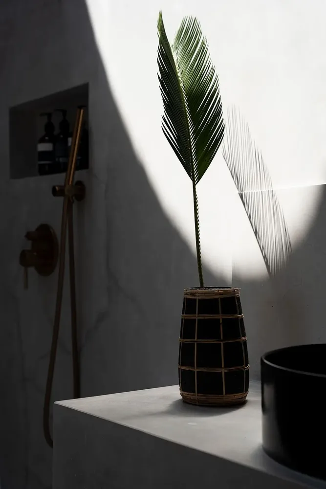 Vases - The Cutie Vase - Black Natural - M - BAZAR BIZAR LIVING