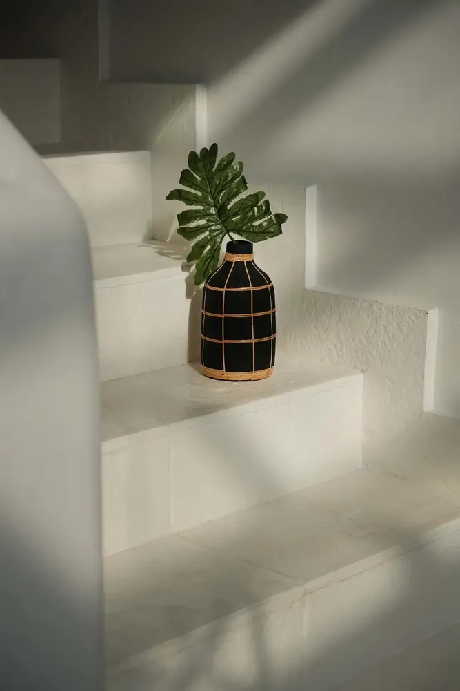 Vases - Le Vase Whoopy - Noir Naturel - M - BAZAR BIZAR LIVING