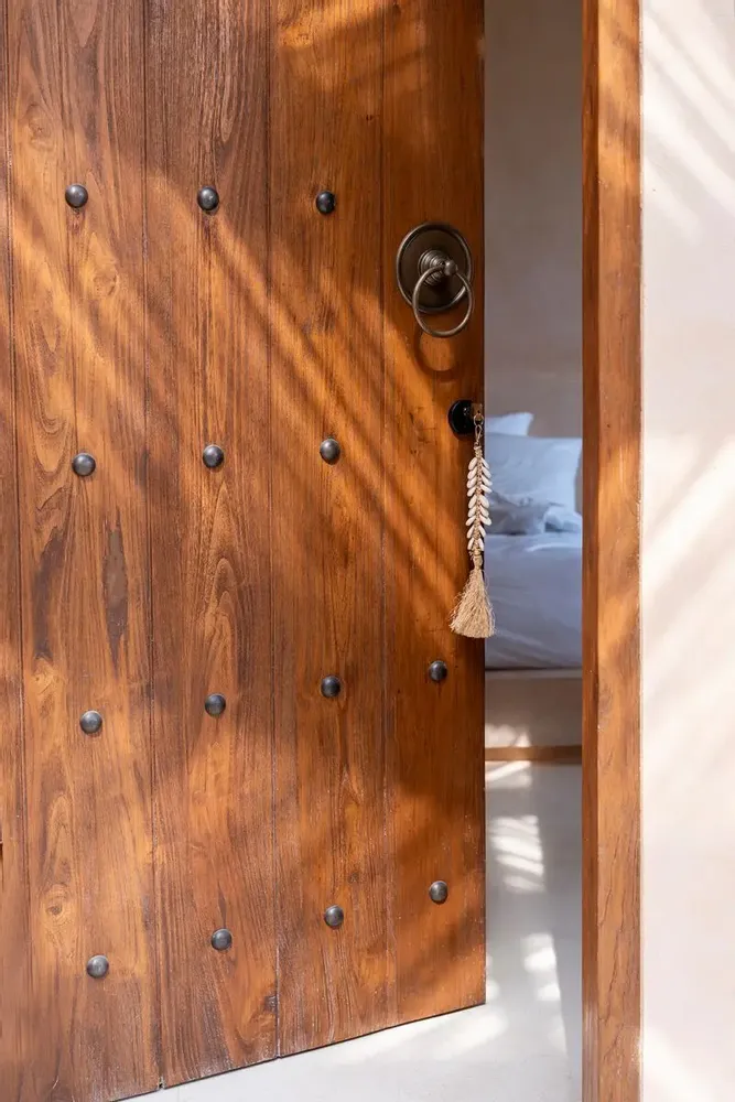 Decorative objects - The Raffia Fishbone Keychain - Natural White - BAZAR BIZAR LIVING