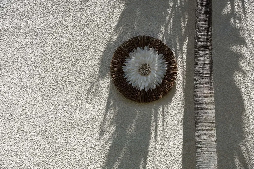 Other wall decoration - The Alang Feather Juju - Natural White - BAZAR BIZAR LIVING