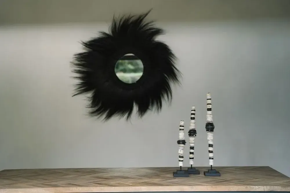 Decorative objects - The Money Shell on Stand - Black White - L - BAZAR BIZAR LIVING