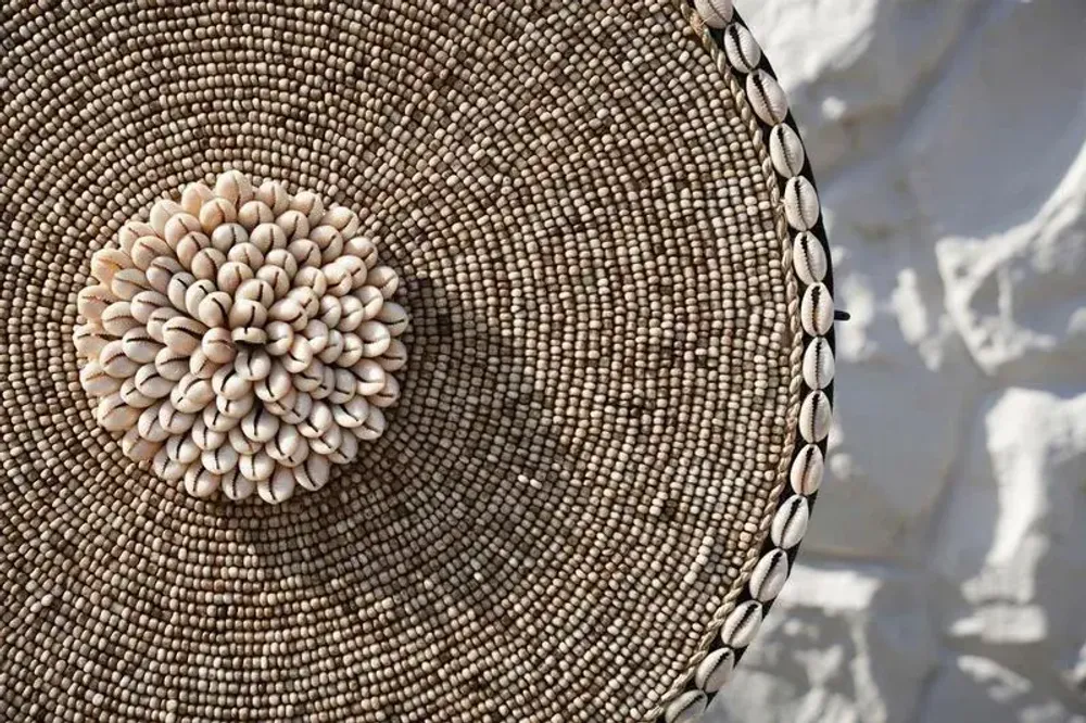 Objets de décoration - Le Coquillage Guadeloupe sur Stand - Naturel Blanc - BAZAR BIZAR LIVING