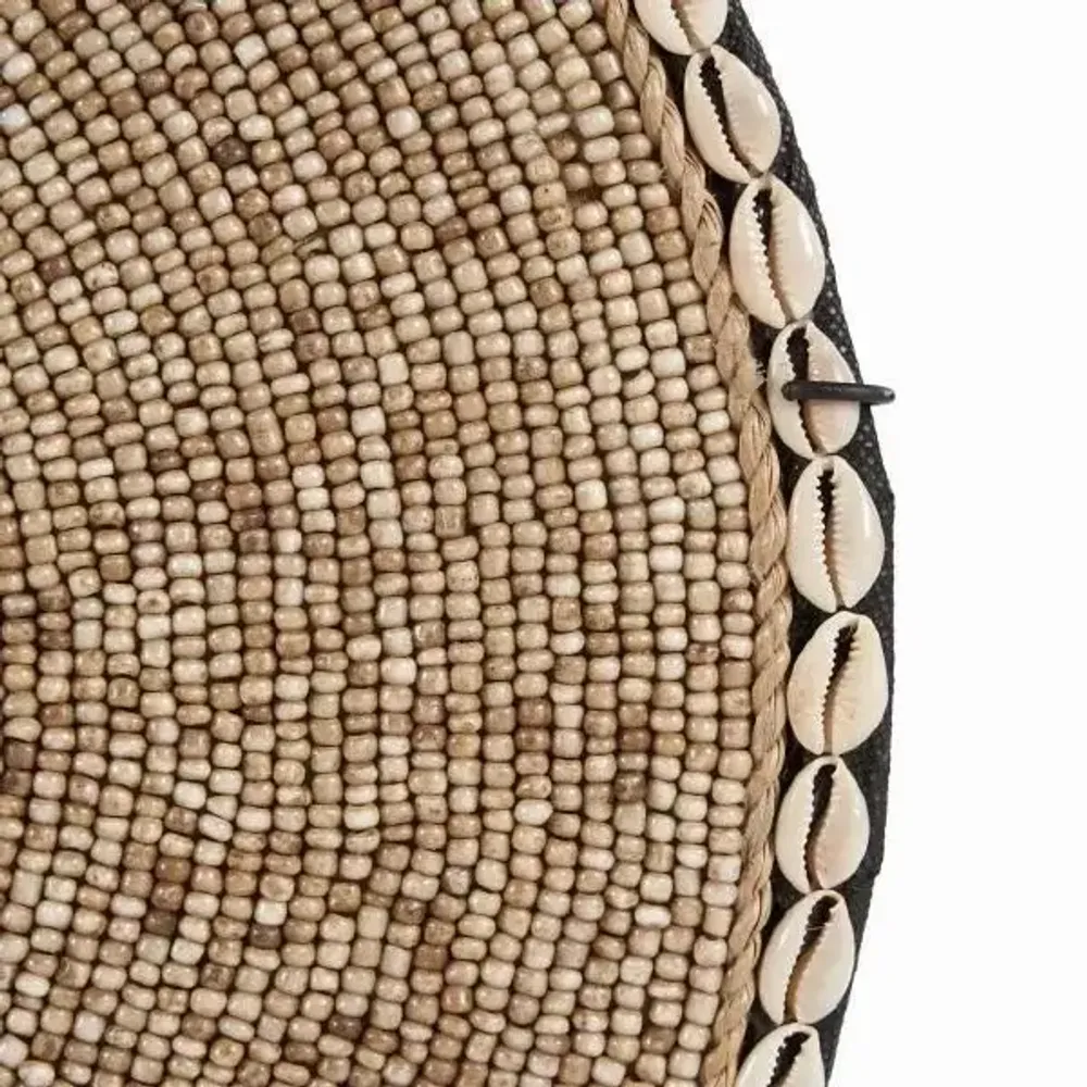 Objets de décoration - Le Coquillage Guadeloupe sur Stand - Naturel Blanc - BAZAR BIZAR LIVING