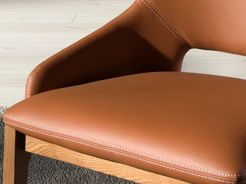 Chaises - Chaise en similicuir marron - ANGEL CERDÁ