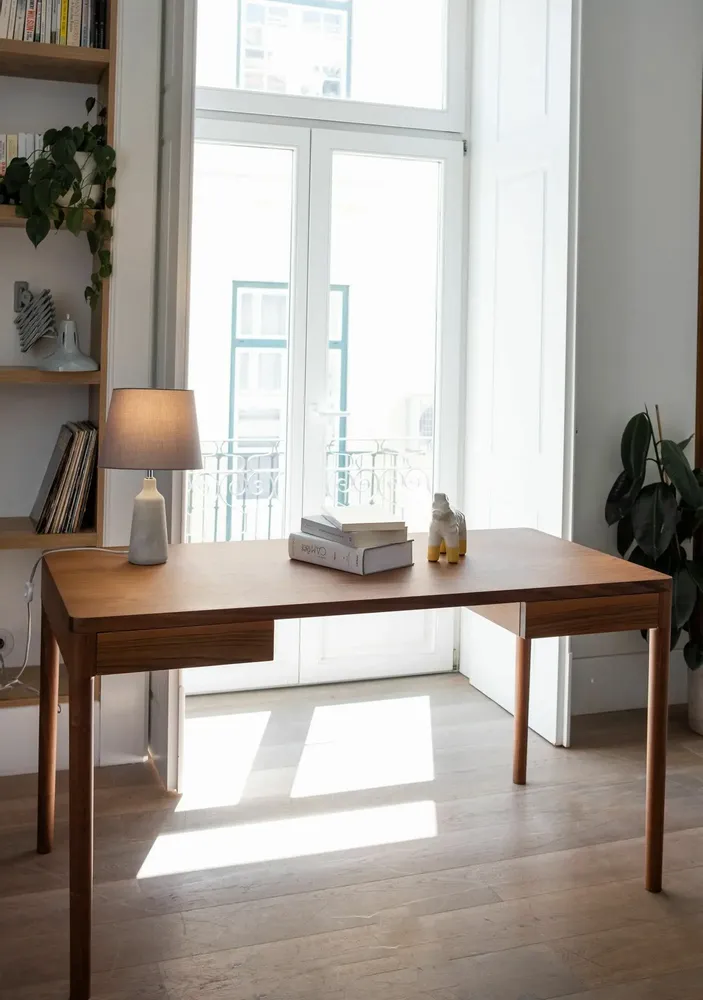 Office furniture and storage - FRONT –  Minimalist Work Desk in Walnut Wood  180x90 - MOR