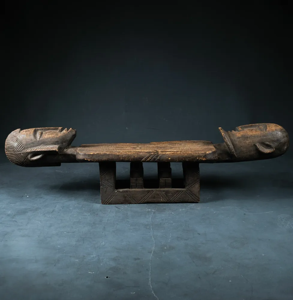 Decorative objects - Dogon carved wooden wedding stool, Mali - QUINTESSENCE AFRICAINE