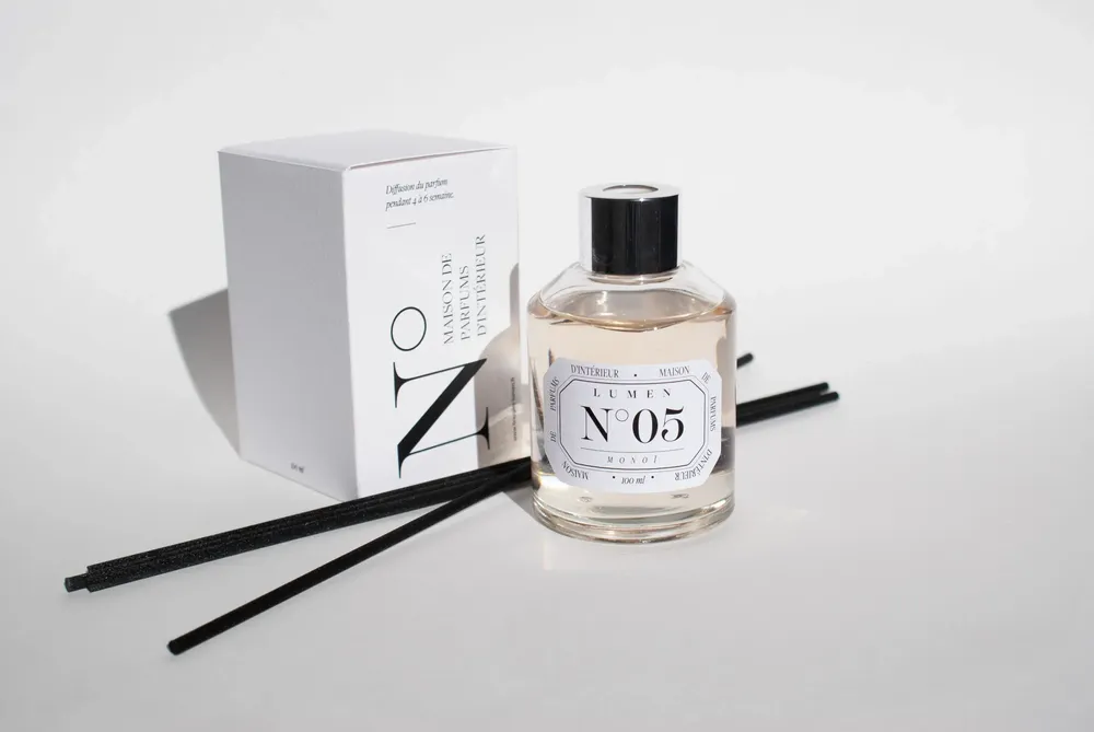 Diffuseurs de parfums - Diffuseur Naturel 100ml N°05 - Monoï Tropical - LUMEN • MAISON DE PARFUMS D'INTÉRIEUR