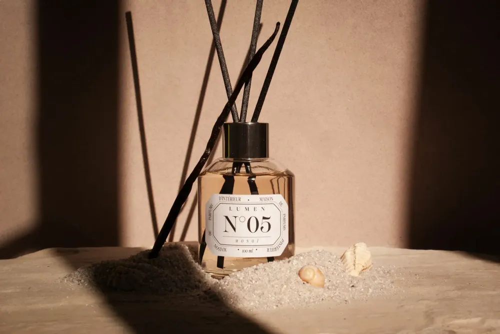 Diffuseurs de parfums - Diffuseur Naturel 100ml N°05 - Monoï Tropical - LUMEN • MAISON DE PARFUMS D'INTÉRIEUR