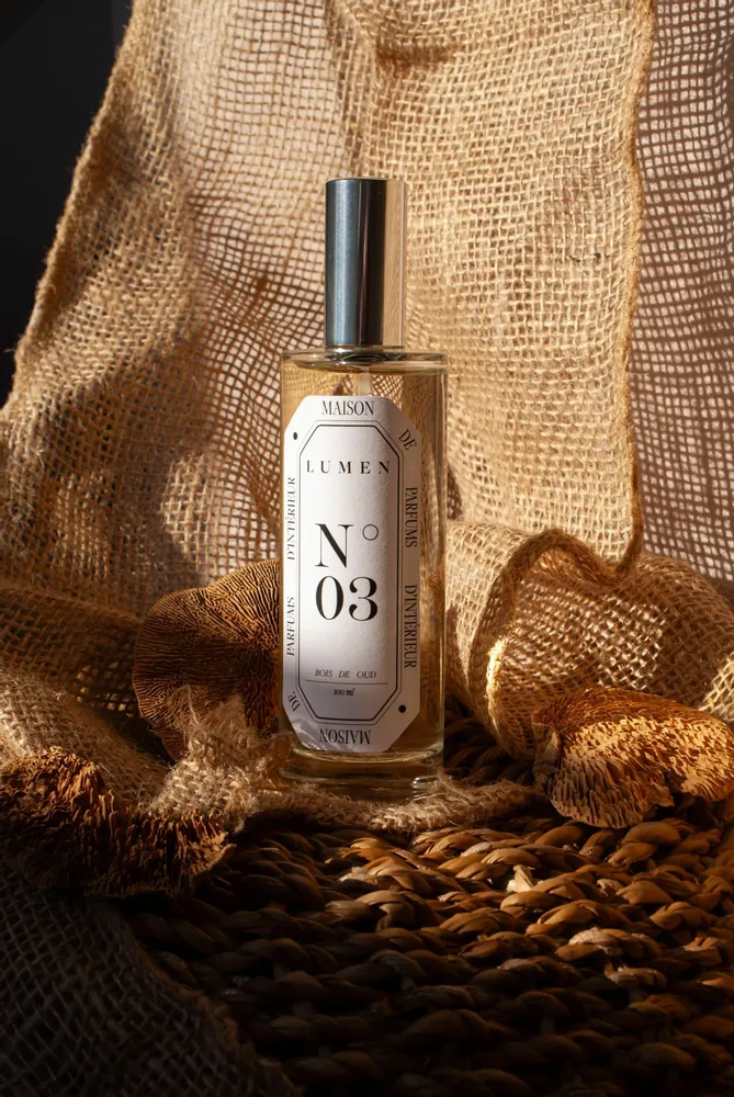 Home fragrances - Natural Spray 100ml N°03 - Precious Oud Wood - LUMEN • MAISON DE PARFUMS D'INTÉRIEUR
