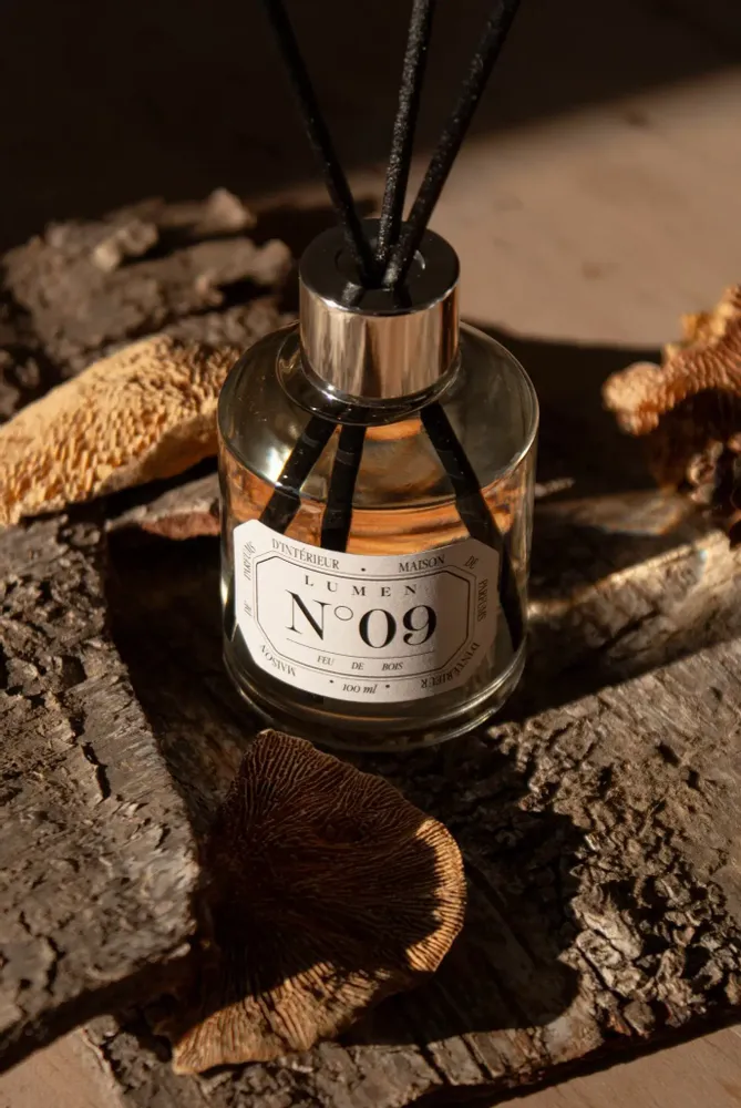 Scent diffusers - Natural Reed Diffuser 100ml N°09 - Firewood - LUMEN • MAISON DE PARFUMS D'INTÉRIEUR