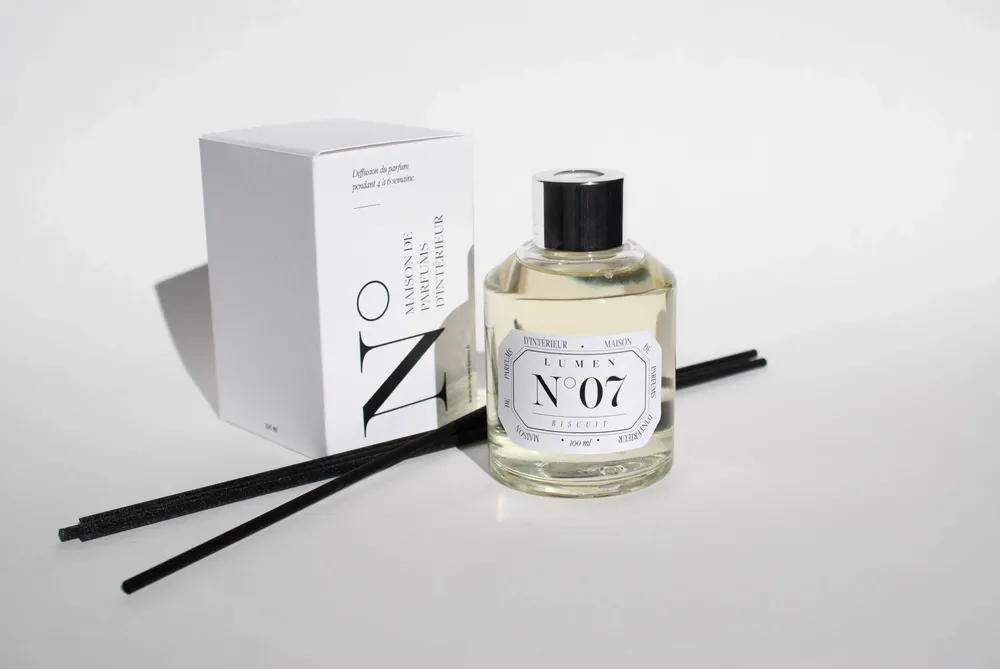 Scent diffusers - Natural Reed Diffuser 100ml N°07 - Childhood Biscuit - LUMEN • MAISON DE PARFUMS D'INTÉRIEUR