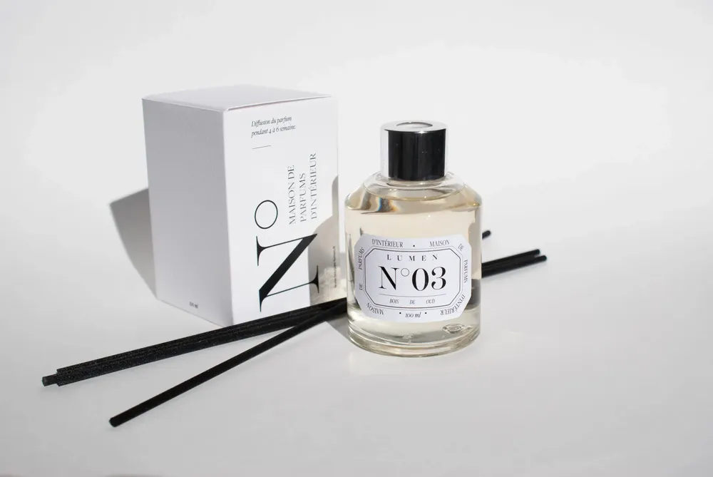 Diffuseurs de parfums - Diffuseur Naturel 100ml N°03 - Bois de Oud Précieux - LUMEN • MAISON DE PARFUMS D'INTÉRIEUR