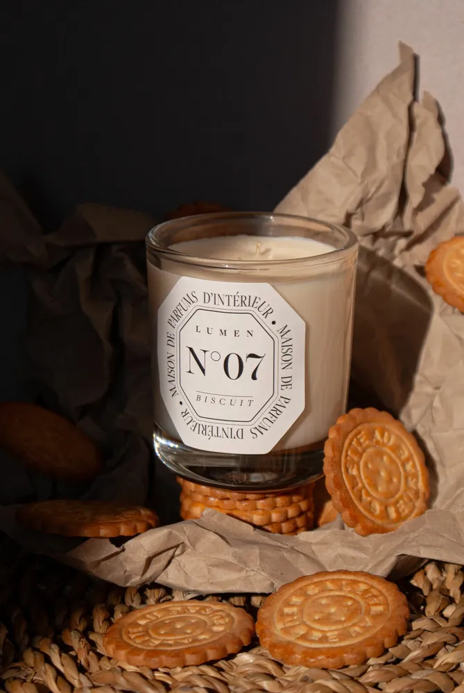 Bougies - Bougie Parfumée Naturelle 180g N°07 - Biscuit d'Enfance - LUMEN • MAISON DE PARFUMS D'INTÉRIEUR