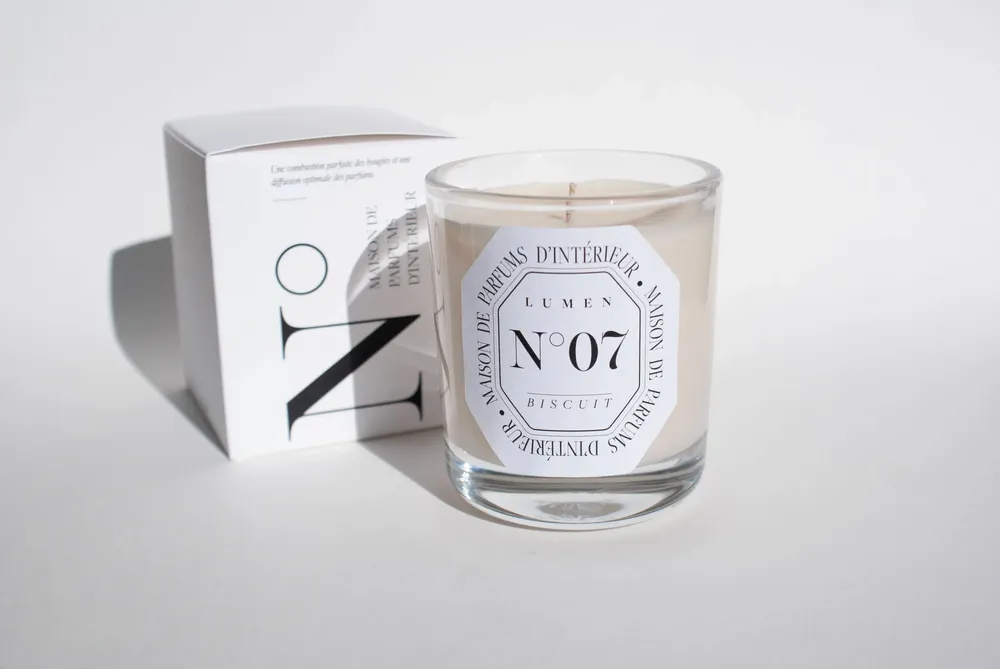 Bougies - Bougie Parfumée Naturelle 180g N°07 - Biscuit d'Enfance - LUMEN • MAISON DE PARFUMS D'INTÉRIEUR