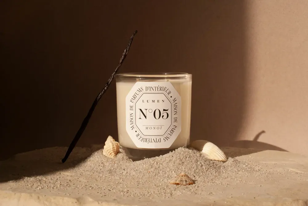 Candles - Natural Scented Candle 180g N°05 - Tropical Monoï - LUMEN • MAISON DE PARFUMS D'INTÉRIEUR