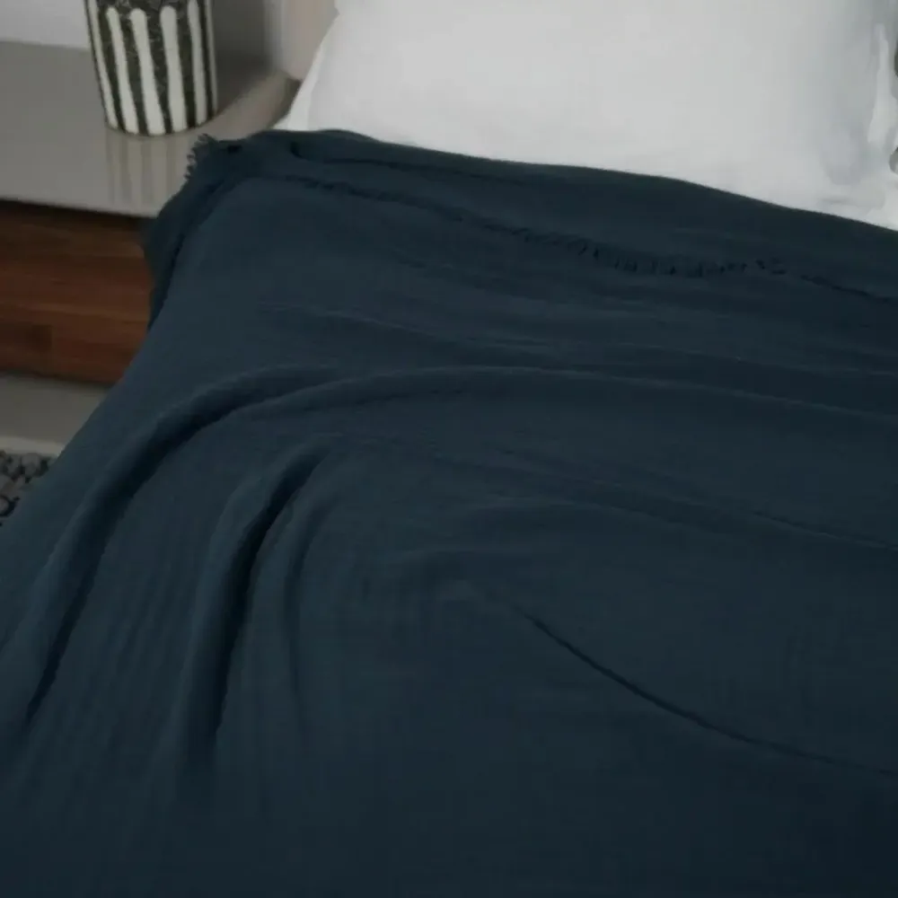 Throw blankets - Organic Cotton Quilt. Dark Blue - SOWL