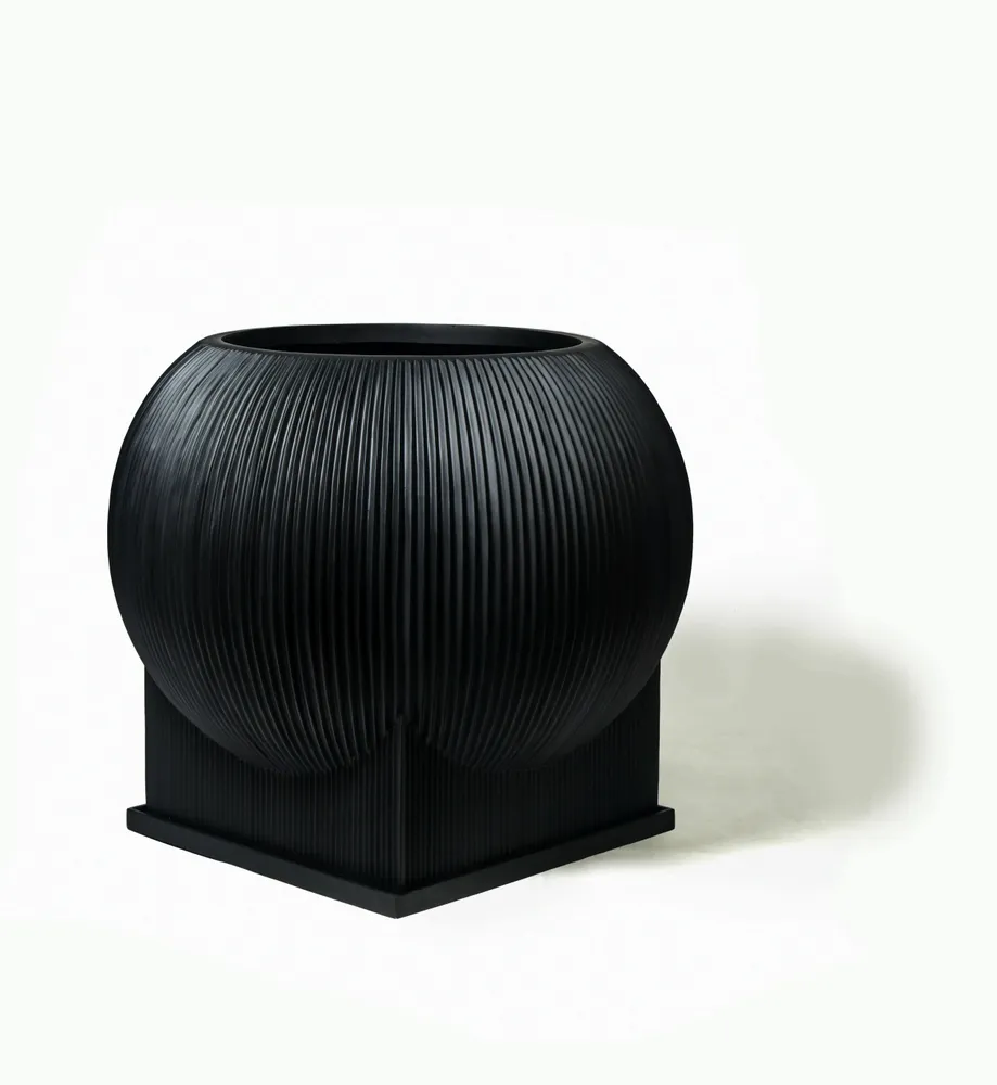 Garden accessories - Oversized Flat Blob Fiberglass Planter 'Black' by Tuleste Factory - TULESTE FACTORY