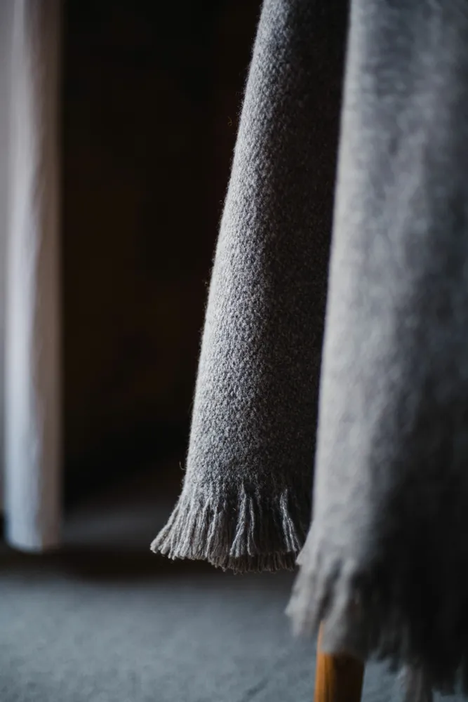 Unique pieces - LHASA VALLEY THROW - HIMALAYAN HERMITAGE