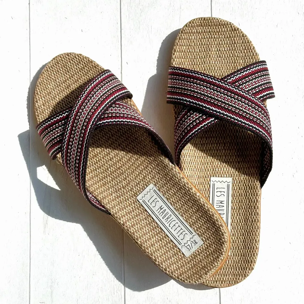 Homewear bien-être - LES MAURICETTES de Sophie, claquettes croisées bordeaux - LES MAURICETTES