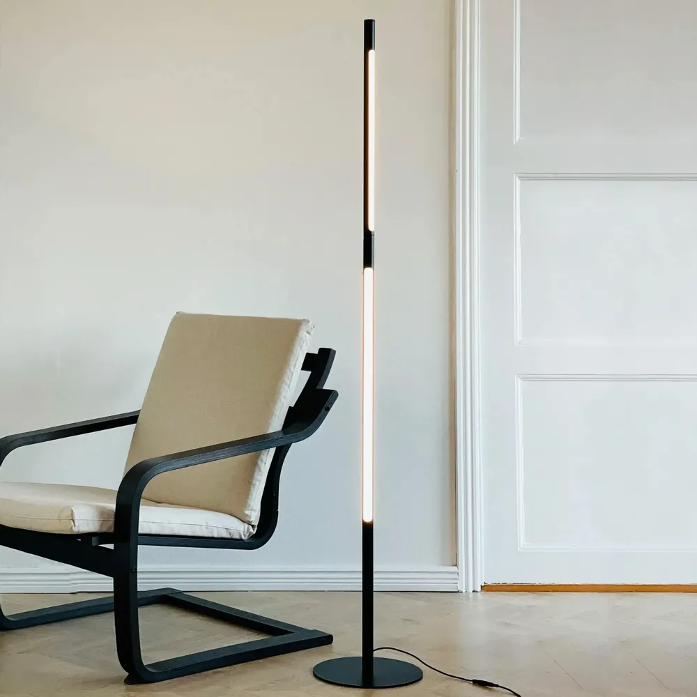 Floor lamps - Vagner LED Black Floor lamp - DYBERG LARSEN