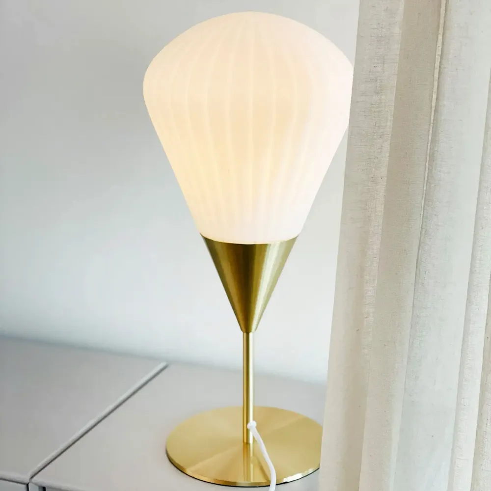 Lampes à poser - Lampe de table Balloon Opale/laiton - DYBERG LARSEN