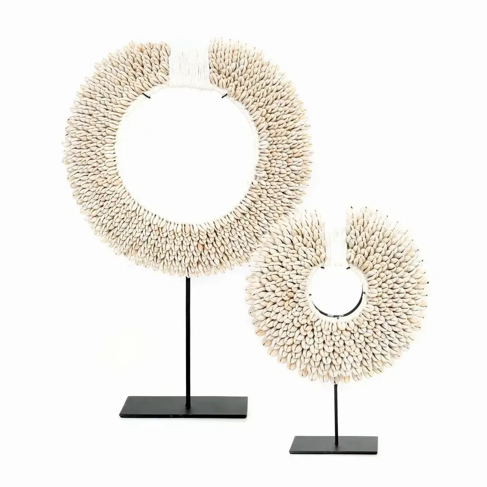 Decorative objects - The Papua Shell Disc on Stand - White - S - BAZAR BIZAR LIVING