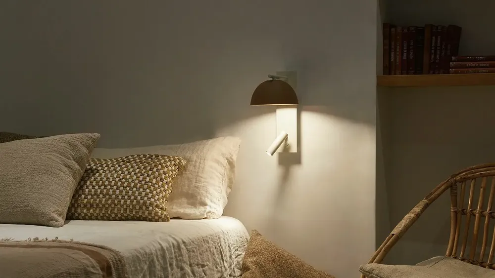 Wall lamps - ABSIS wall lamp with reader vertical - LUXCAMBRA