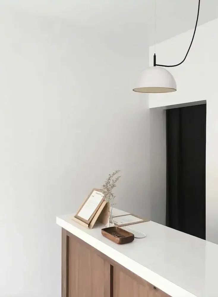 Suspensions - ABSIS suspension avec abat-jour en terracotta ou blanc verni - LUXCAMBRA