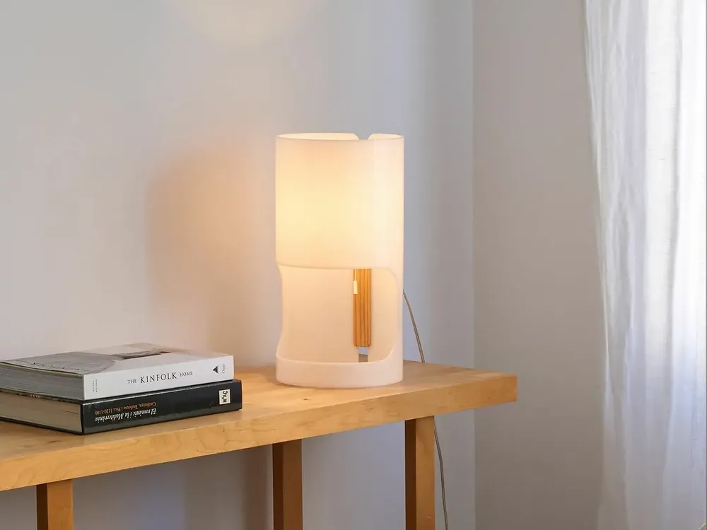 Table lamps - CILINDRE table lamp with ash wood structure - LUXCAMBRA