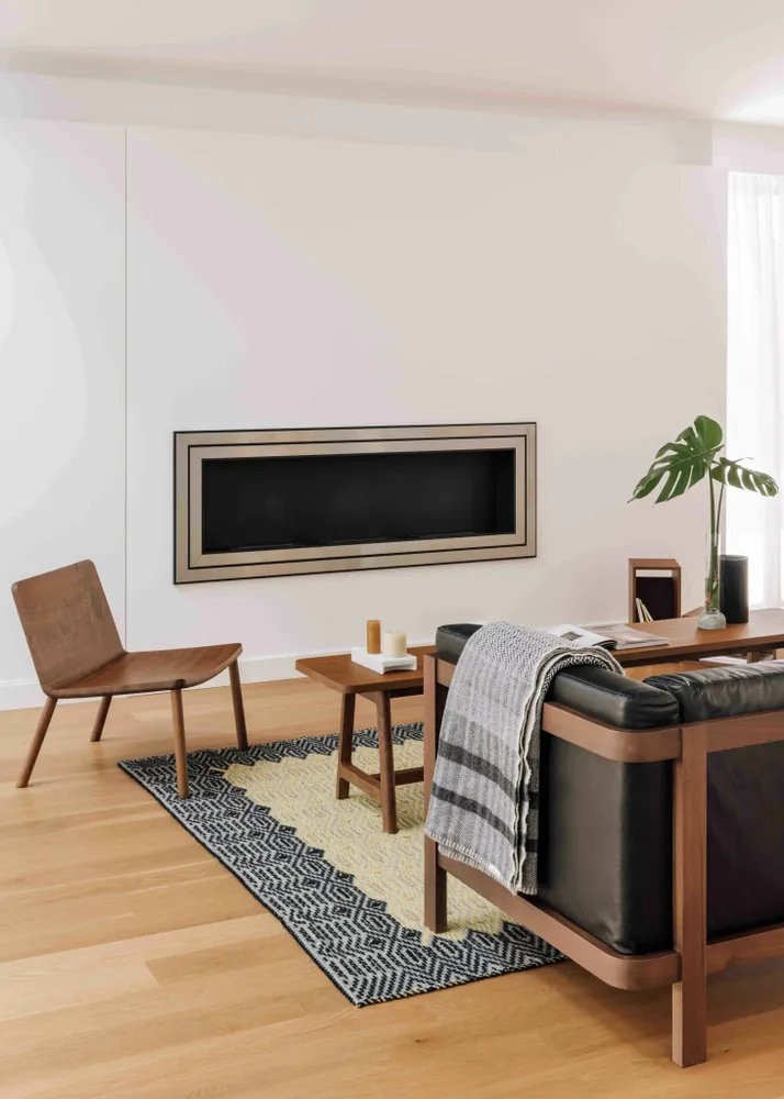Office seating - The Minimalist Modern Lounge Chair in Natural Walnut - MOR